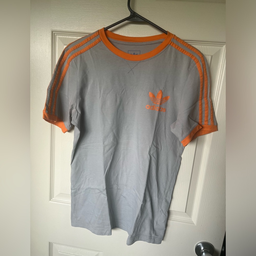 Adidas vintage shirt. Kids xl .